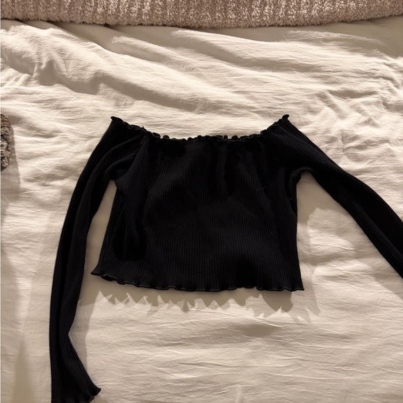 Black Off-Shoulder Ribbed Top - Picture 1 of 3